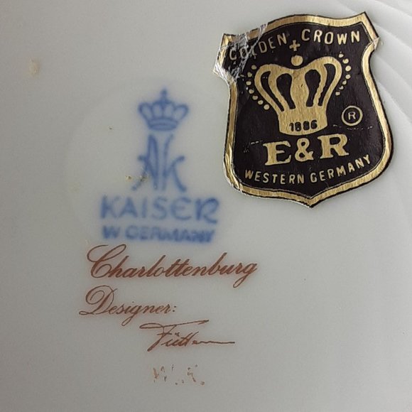 AK Kaiser "Charlottenburg" Porcelain Vase Yellow Roses Gold Trim - Picture 6 of 7